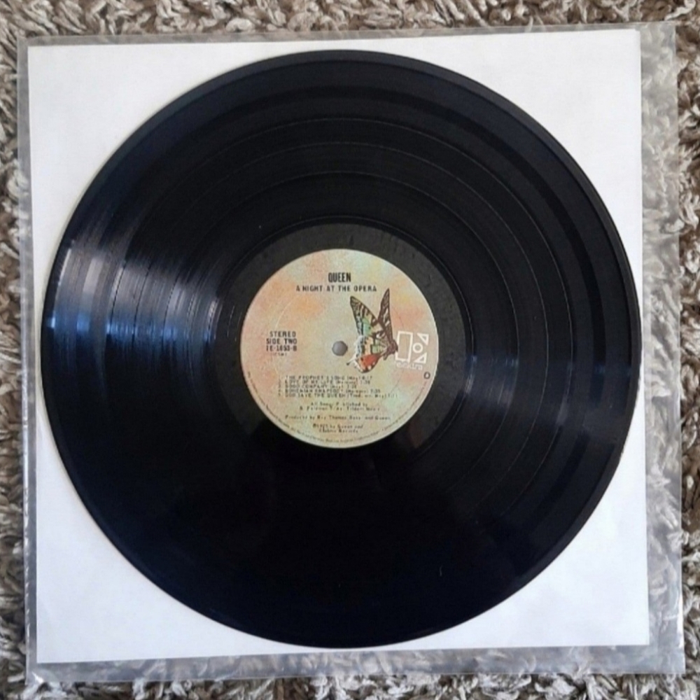 Queen A Night At The Opera vintage 1977 vinyl record LP